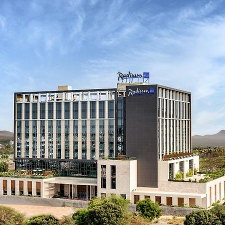 Radisson Blu Hotel & Spa, ナーシク エクステリア 写真