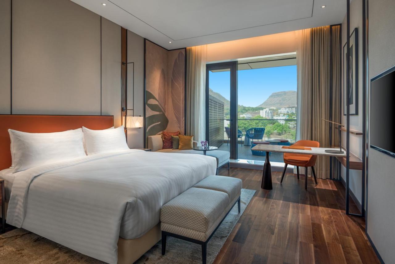 Radisson Blu Hotel & Spa, ナーシク エクステリア 写真