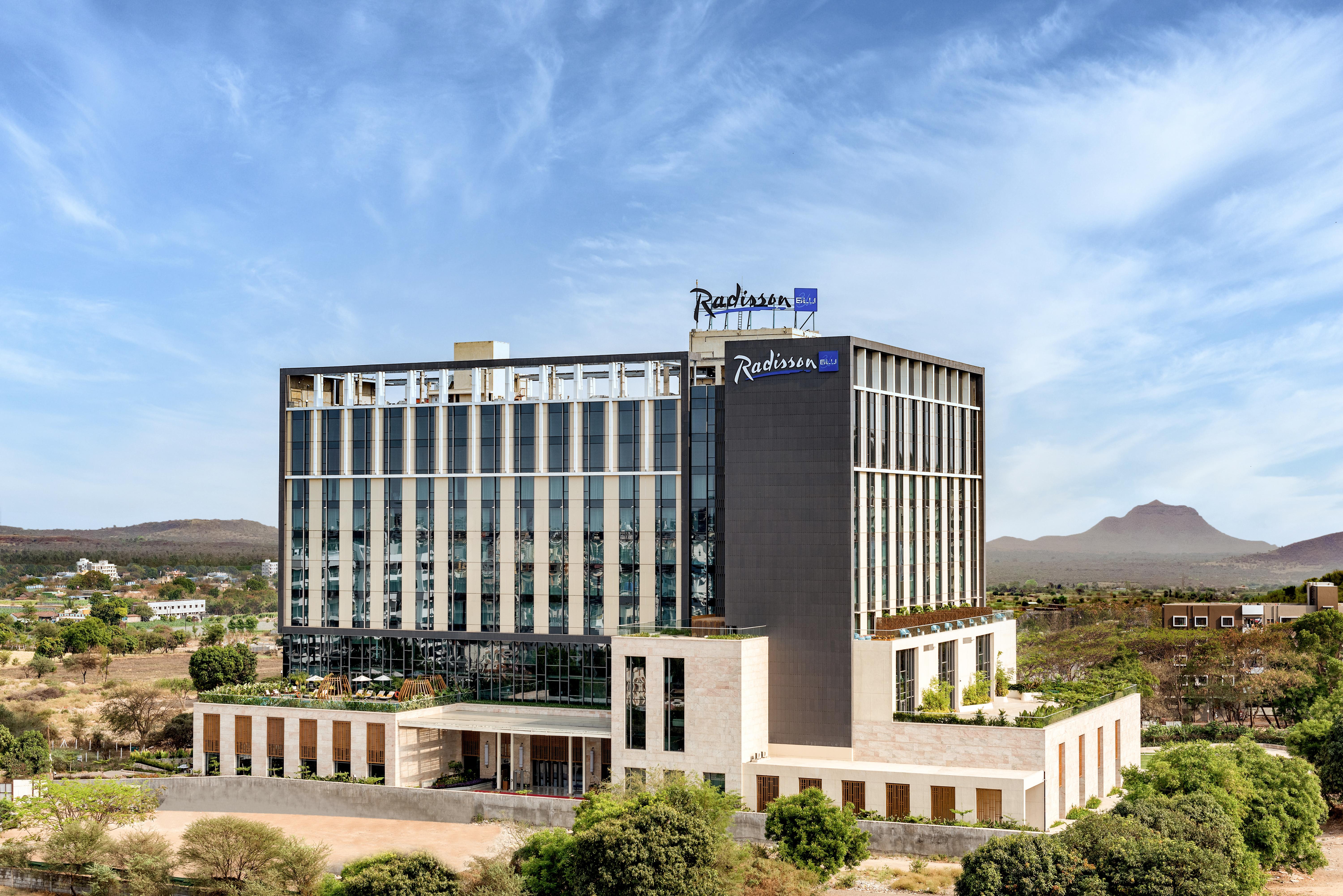 Radisson Blu Hotel & Spa, ナーシク エクステリア 写真