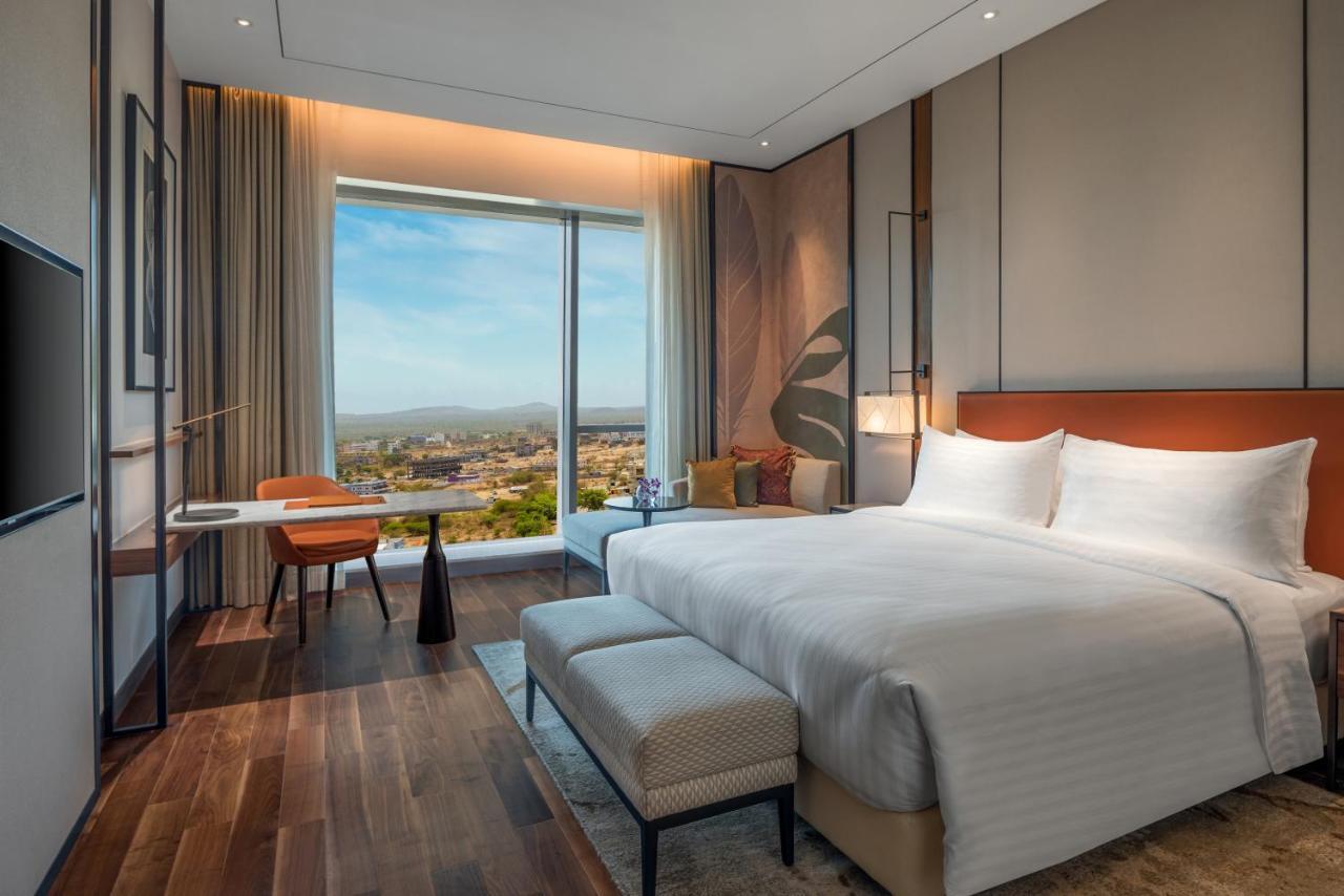 Radisson Blu Hotel & Spa, ナーシク エクステリア 写真