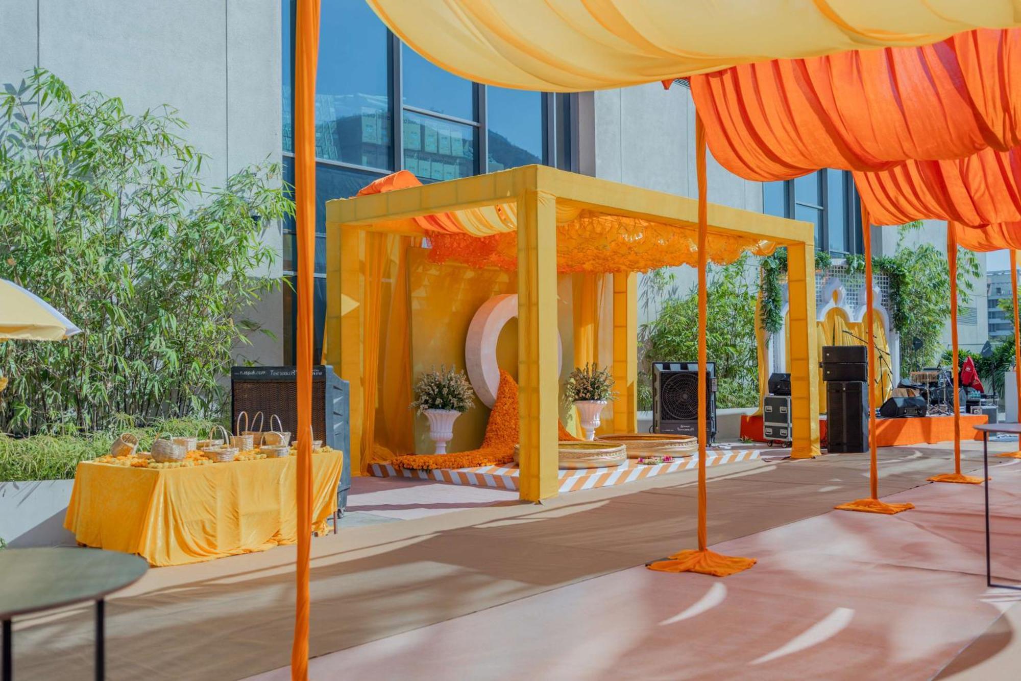 Radisson Blu Hotel & Spa, ナーシク エクステリア 写真