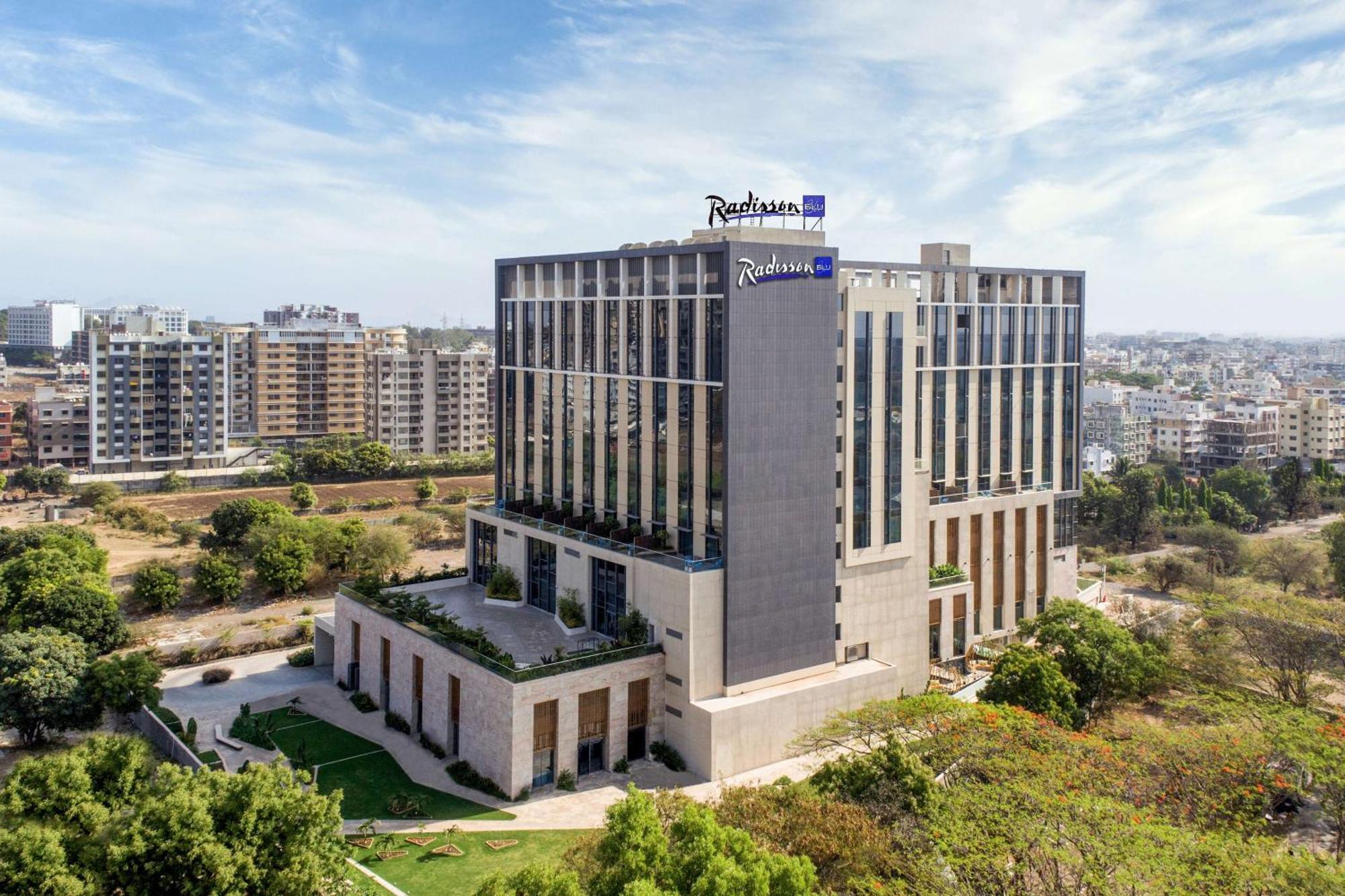 Radisson Blu Hotel & Spa, ナーシク エクステリア 写真