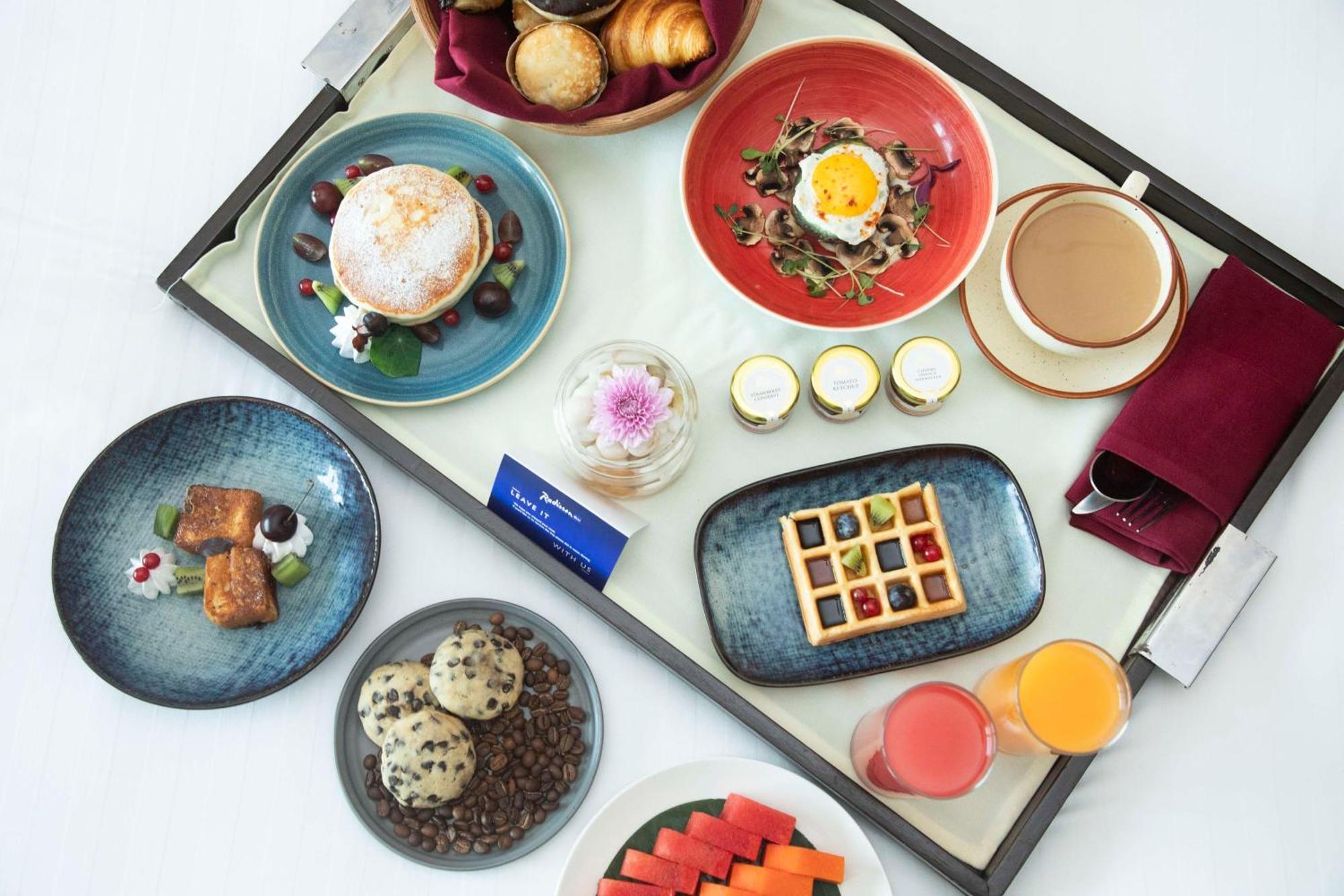 Radisson Blu Hotel & Spa, ナーシク エクステリア 写真