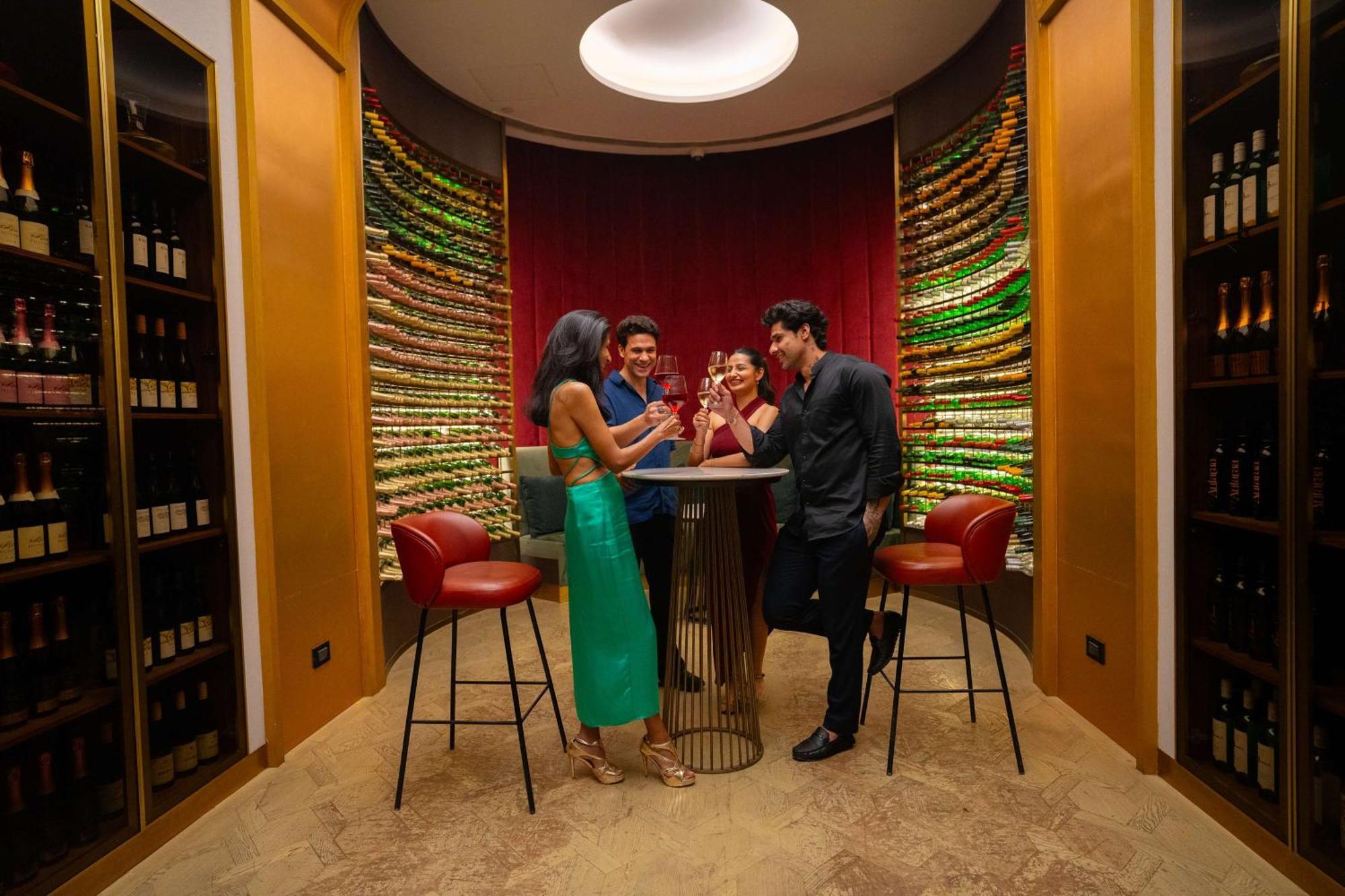 Radisson Blu Hotel & Spa, ナーシク エクステリア 写真