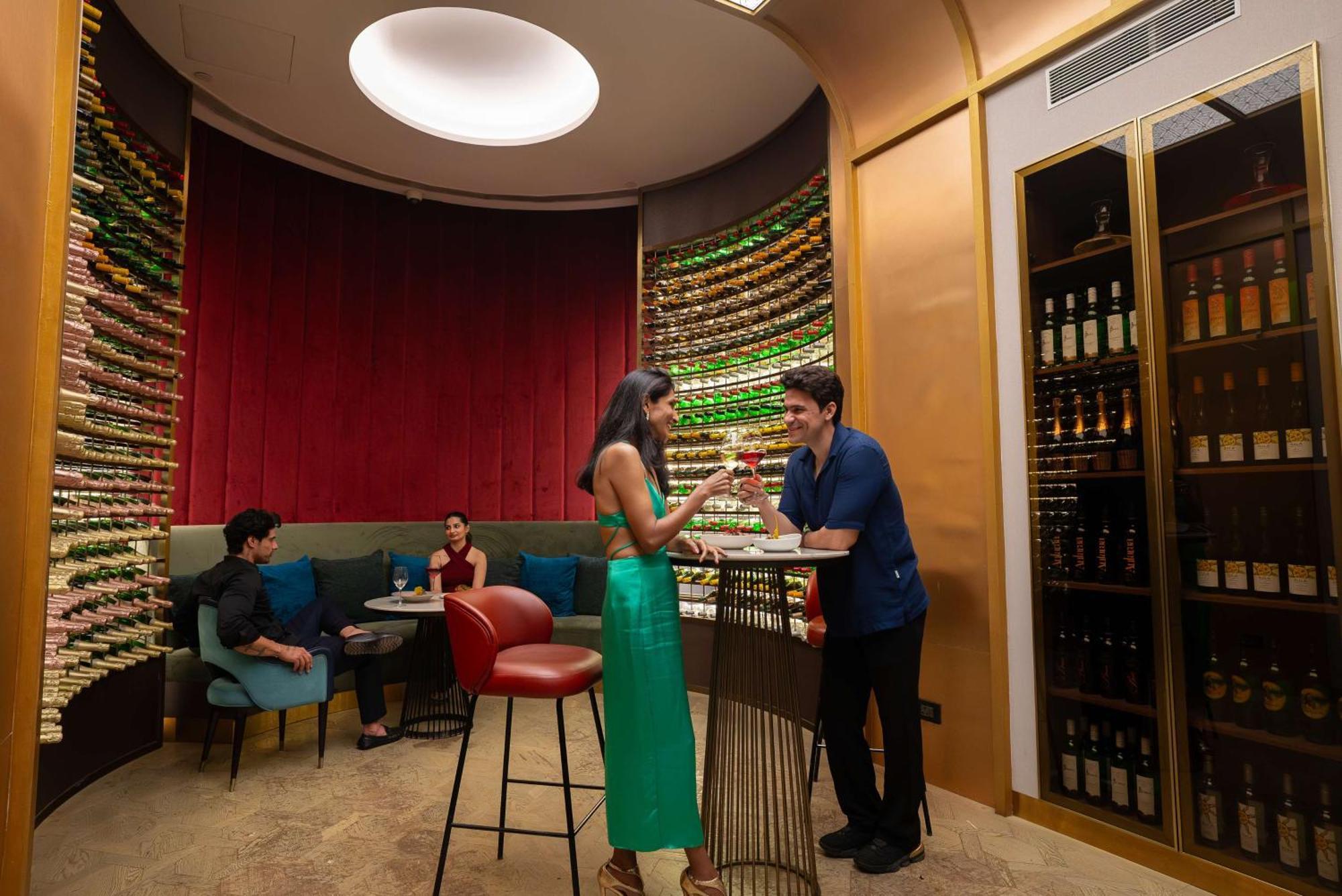 Radisson Blu Hotel & Spa, ナーシク エクステリア 写真